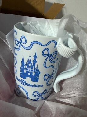 Starbucks Disneyworld Collab blue Castle and Bow 14 oz mug cup NEW Disney mug